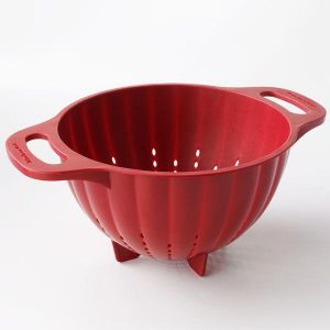 Gifts for men - red KitchenAid Classic Colander.jpg